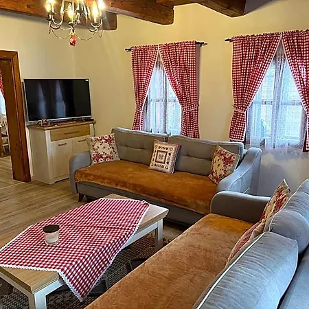 Drevenica Raj Lodge *